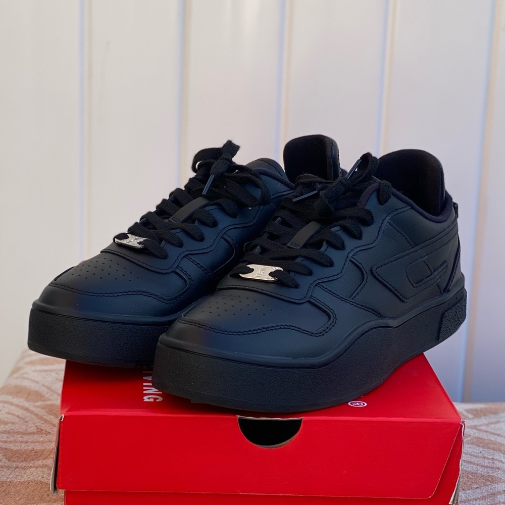 Men’s diesel ukiyo black low top sneakers